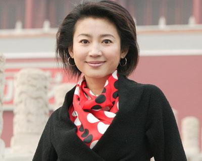 王小丫|王小丫28岁嫁入亿万豪门，不到5年被抛弃，如今53岁老成大妈