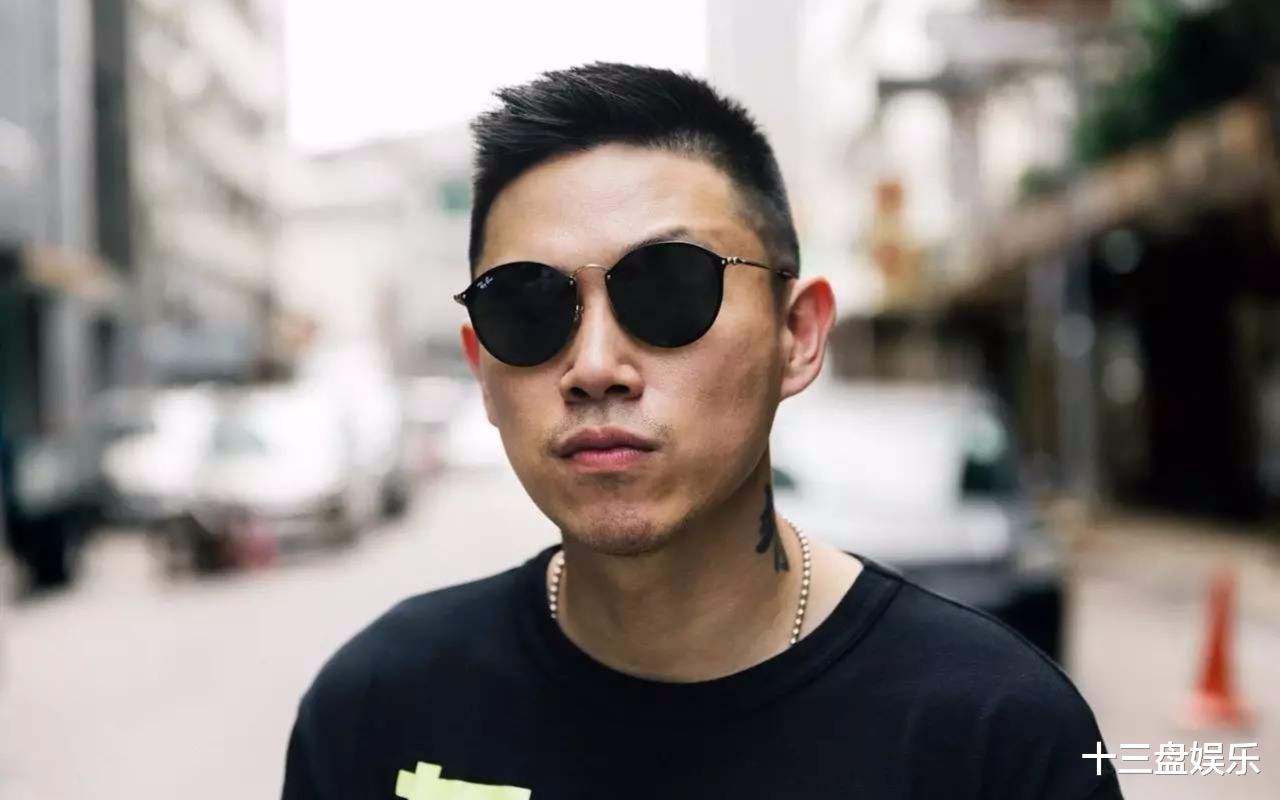 欧阳靖|欧阳靖曾经力压黑人说唱歌手的秘密,竟然是周星驰