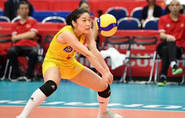 爱红烧肉|21年最差开局，女排出线堪忧，魏秋月：再拼三场为，中国队加油