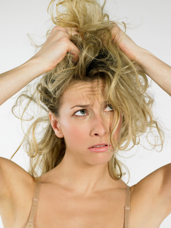 啊奇说 儿媳，你弟要结婚了，你出一半钱吧！儿媳的回答，婆婆哑口无言