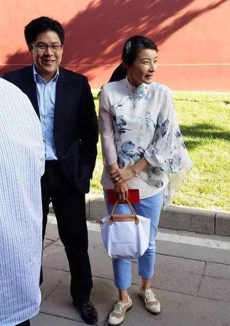 肖战|郭晶晶婆婆朱玲玲，62岁哪有阔太样？她为何喜欢儿媳郭晶晶？