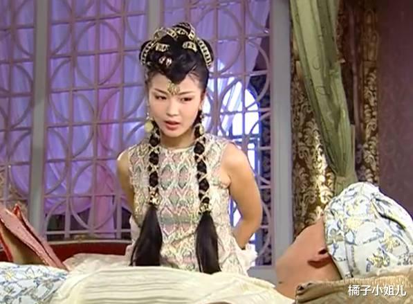 紫薇|还珠：同样是睡衣，谁注意紫薇和慕沙的区别了？妻和第三者的差距