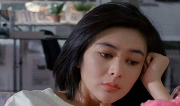 赵敏|长得丑就不要硬演美女，有人演得像村姑，有人我想把她的脸遮上