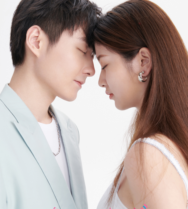 情侣|节目组跟“快乐星球cp”闹掰？情侣专访唯独缺少两人，太绝了