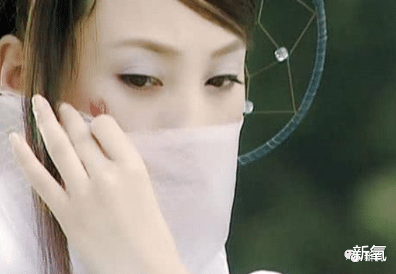 郭妃丽|被网友集体大喊美过高圆圆，退出多年还能在49岁美出圈！