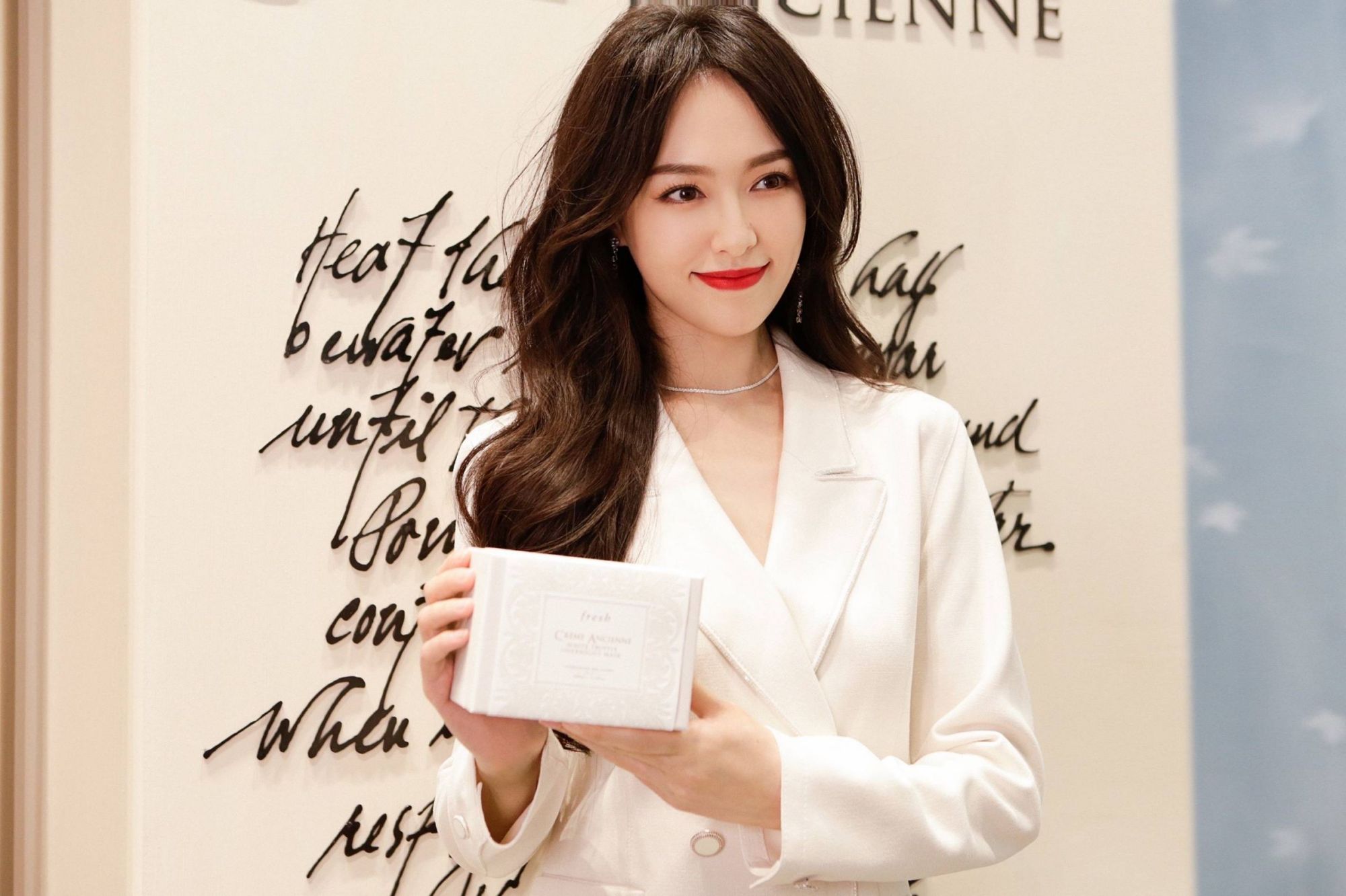 唐嫣|唐嫣新剧官宣，甘当女配只因主角实力太强，产后复出选了不同的路