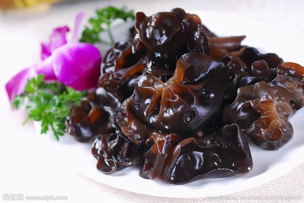 金兰中医学社|“血栓克星”已公布,很多人爱吃,经常吃一点,血栓或能慢慢溶解