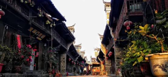 琳妹儿说|湘西四大古镇,挂在瀑布上、“小南京”,人少景美原生态