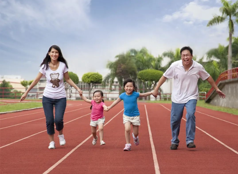 歪妈亲子故事|小学生“美妆博主”爆火，容貌焦虑低龄化，可能违法而不自知