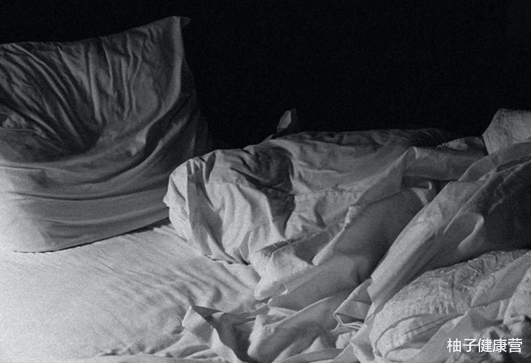 柚子健康营|男子牙疼半个月，突发身亡，经诊断：急性心梗，冠状动脉大堵塞