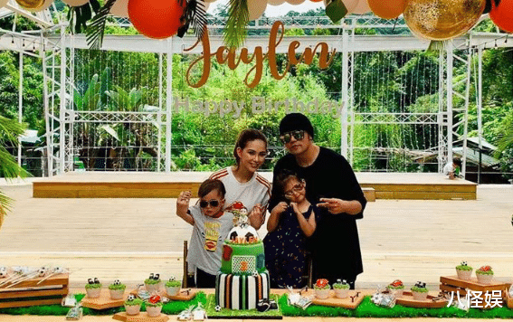 天龙八部|周杰伦晒女儿打卡照，6岁海瑟薇长发披肩暴风长高，背影像极昆凌