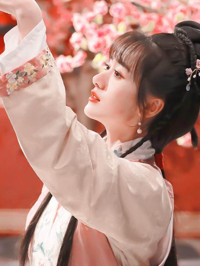 穿衣搭配 长着一张“千金脸”的她，还真演不了“丫鬟”！看着就很贵气