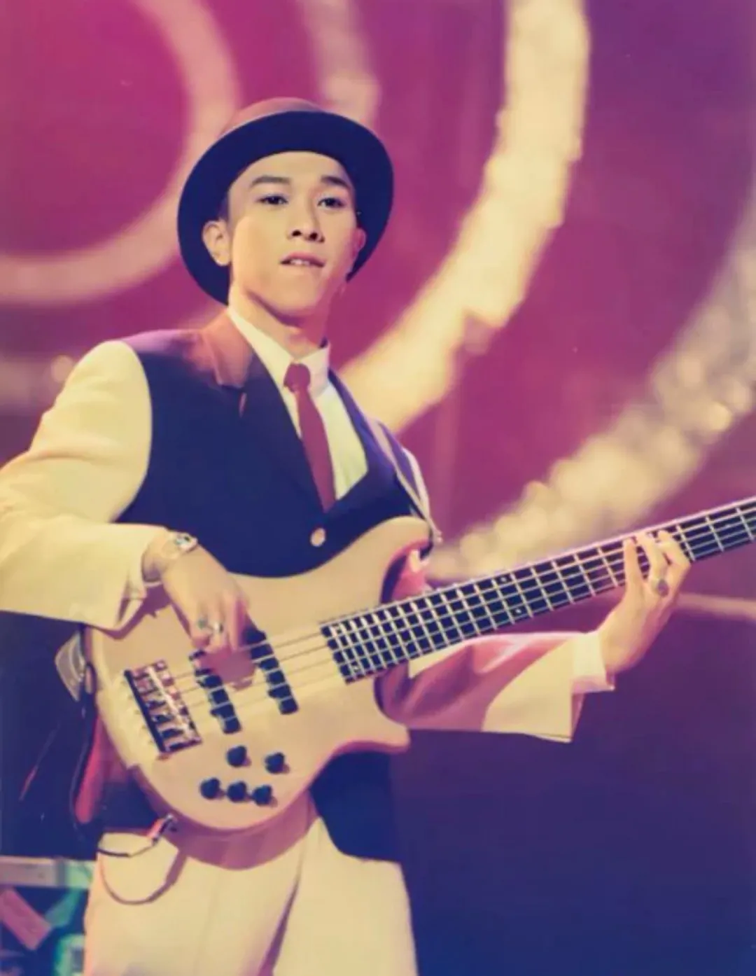 黄家强|最近须知要说清楚，这是黄家强在Beyond乐队中演唱的第一首经典情歌！