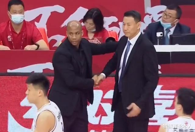 王少杰|17分大胜！马布里KO李楠，王少杰18+10状态神勇，800万先生成水货