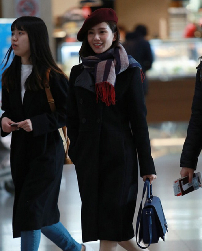 时尚风行派 秋冬穿搭想要保暖时尚？跟刘诗诗学就对了，巧用配饰秒变优雅女人