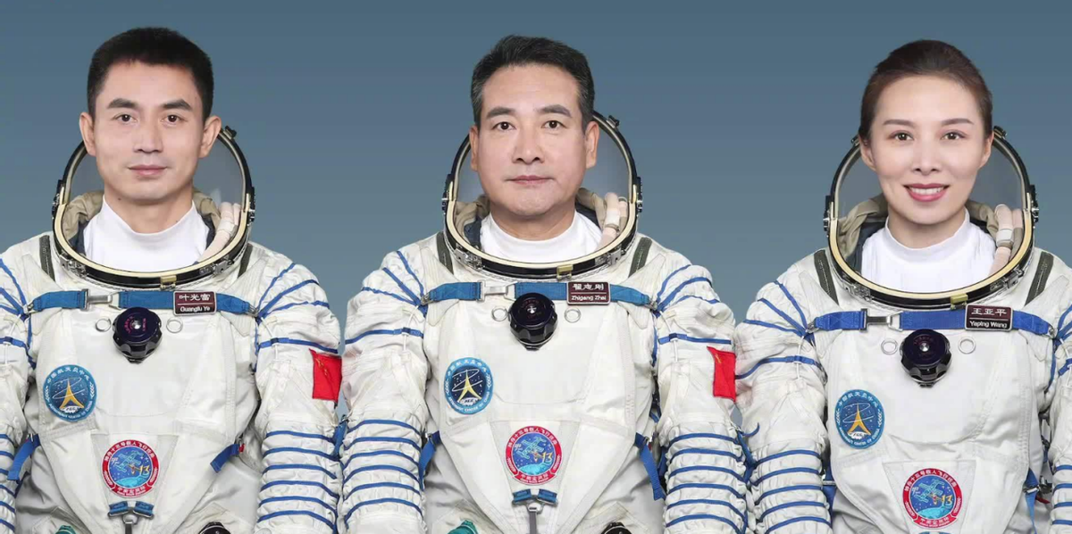 太空 为什么神舟13号航天员在玻璃房内接受采访？太空中感冒不好玩，鼻涕糊1脸，戴头盔不能用手擦，这谁受得了