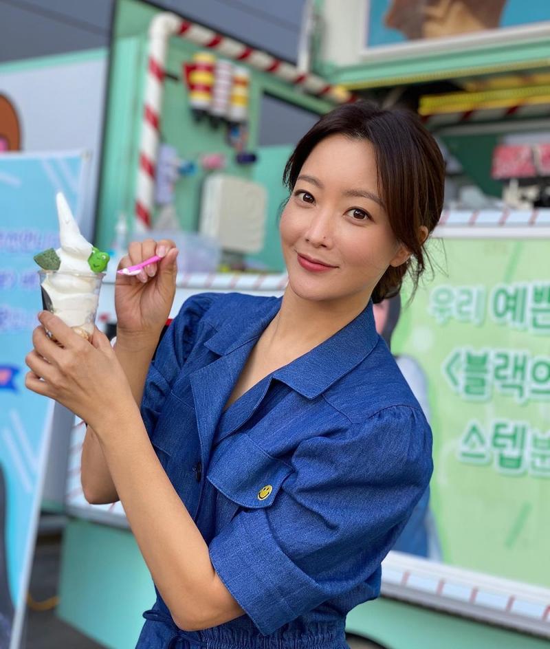 张艺兴|宋慧乔是好友，金喜善是姐妹，这位孩子他妈友情圈半径很大