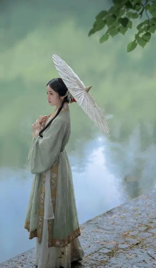 汉服资讯古装文化|不少汉服商家赢在设计却输在形制？最正统的形制，究竟长什么样子