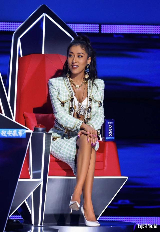 bj时尚周 小香风的look学吉克隽逸穿,甜美可爱满满的小女人味