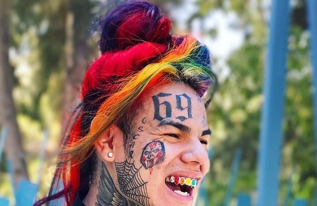 医生|脑门镶钻后，又有歌手钻开头骨植满大金链？网友嘲翻！