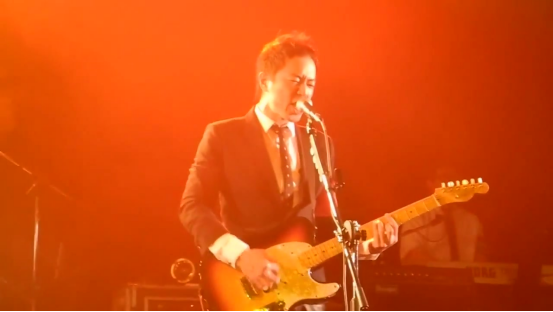 黄贯中|黄贯中的“清醒”，会让多少捞钱无底线的艺人“脸红”？