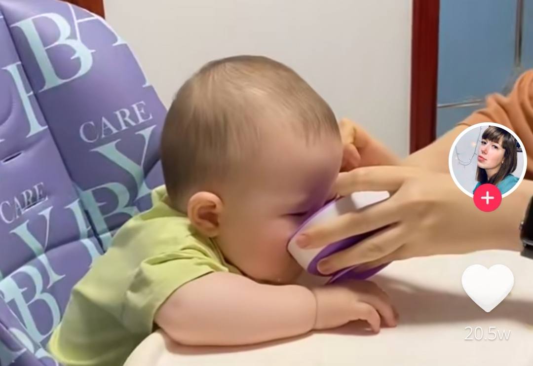 福林妈咪|噎到不用管？俄国妈妈喂娃方式吓到中国阿姨，网友：不愧战斗民族