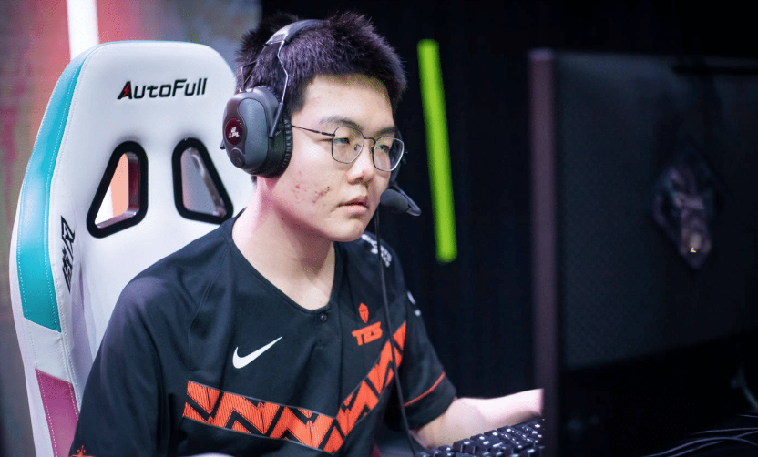 369|369改ID回应“新圣经”？Karsa哭笑不得，小虎直呼外行