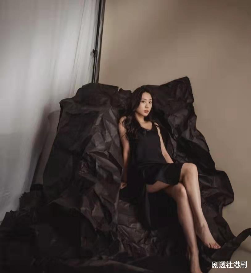 李丽珍|有意入行？55岁昔日港片女神女儿尽得妈妈真传，从青涩蜕变成熟路线