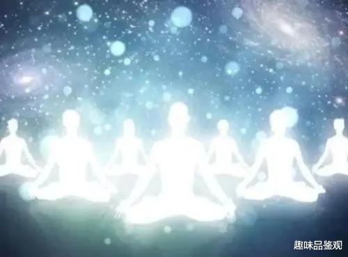 |男子自称能穿越时空，并目睹蜥蜴人种族，预见人工智能称霸（上）