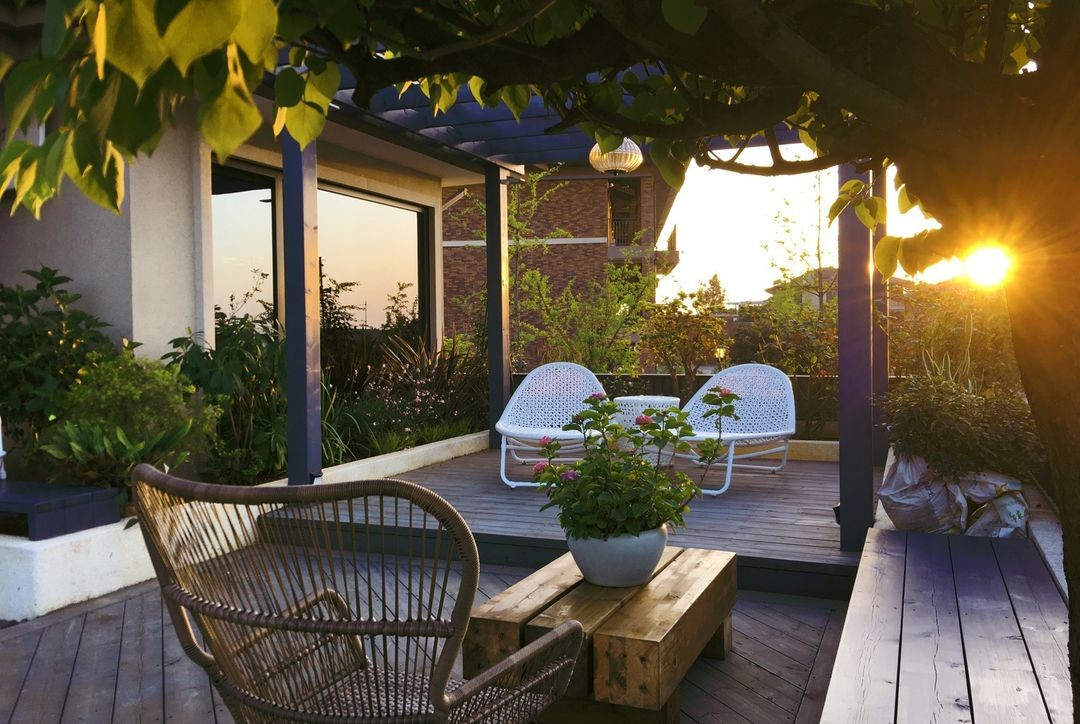 家居超人|独立的二层复式小楼，将室外花园纳入室内，动静分离的设计更实用