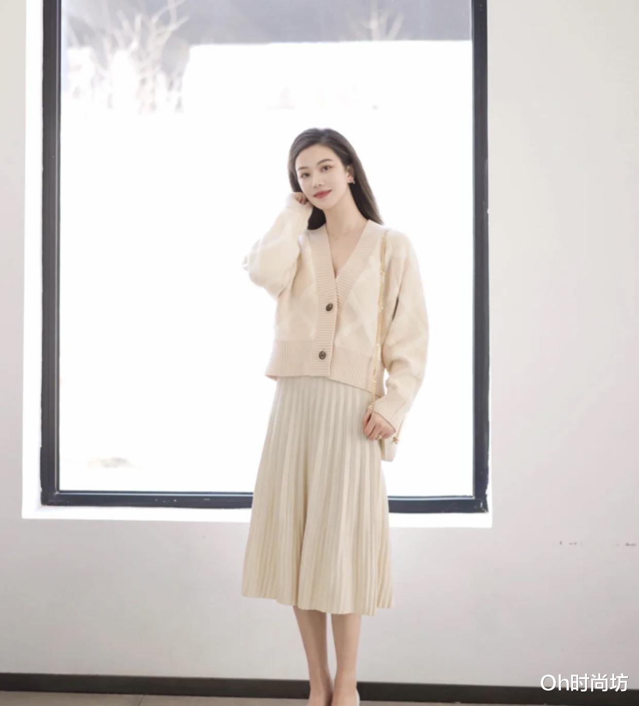 穿衣搭配|7套早春职场优雅穿搭，温柔简约又时尚，时髦高级有气质