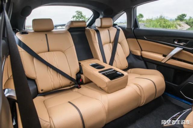 SUV|“被遗忘”的本田旗舰SUV，轴距2米82，标配自动空调，直降3万却没火