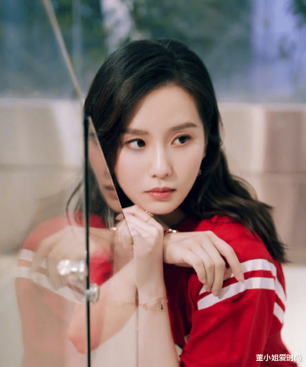 刘诗诗|刘诗诗好美啊，复古造型好优雅，真的太羡慕了