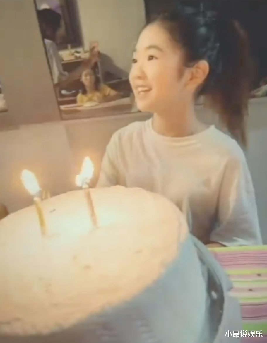 grace|《爸爸去哪儿》Grace已成小美女！11岁正脸大变样，身材像妈妈