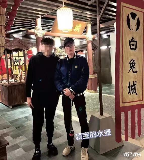 冯绍峰|冯绍峰离婚后首更博，换了头像，却在另一平台跟赵丽颖继续用情头