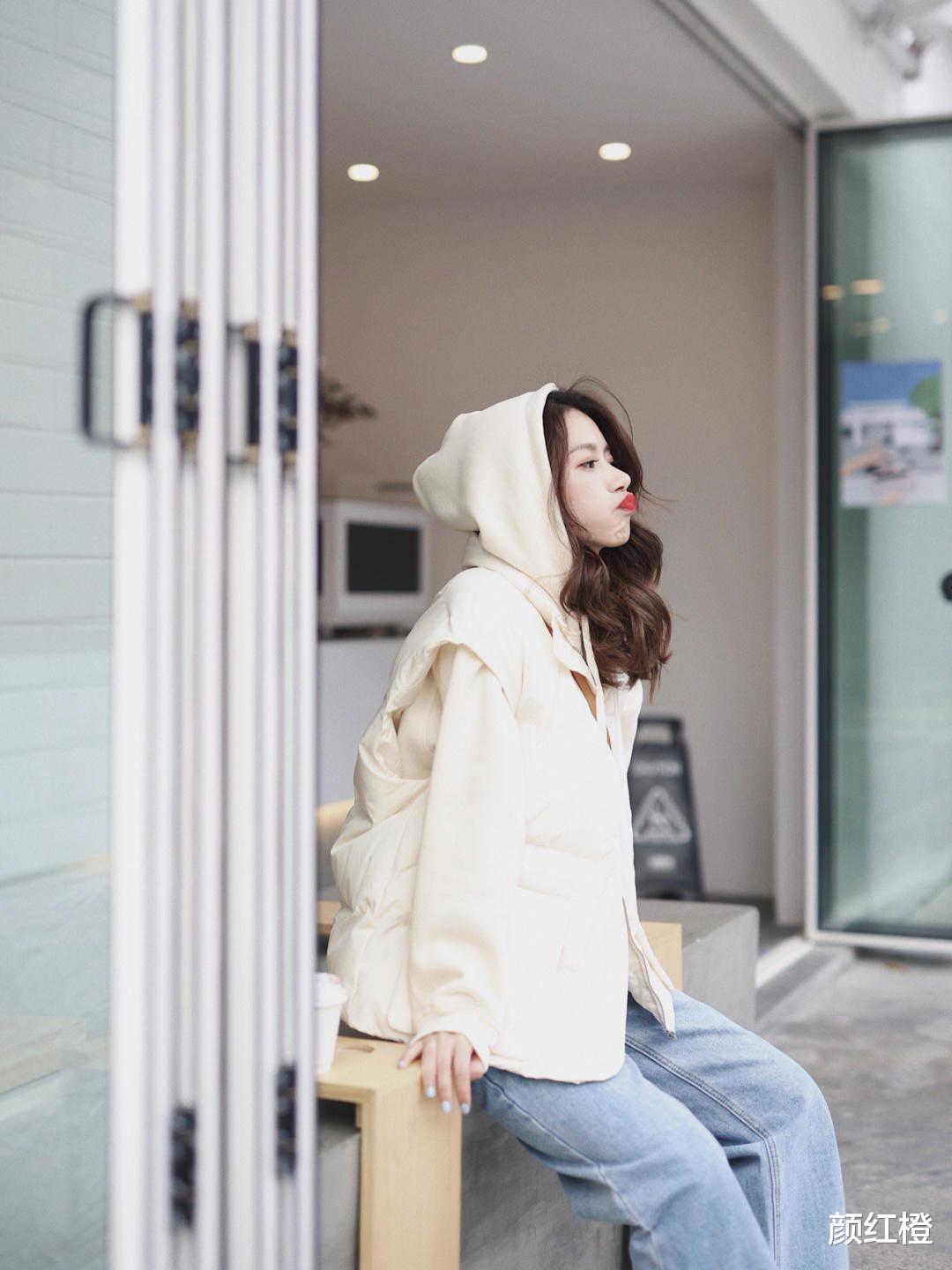 颜红橙|这才是“马甲”的正确穿法，保暖又洋气，几种搭配让你气质翻倍