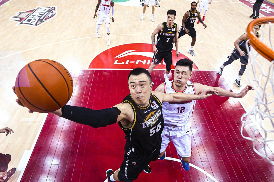 廣東男籃|CBA總決賽廣東拿賽點，裁判再惹爭議，2次誤判險釀大錯