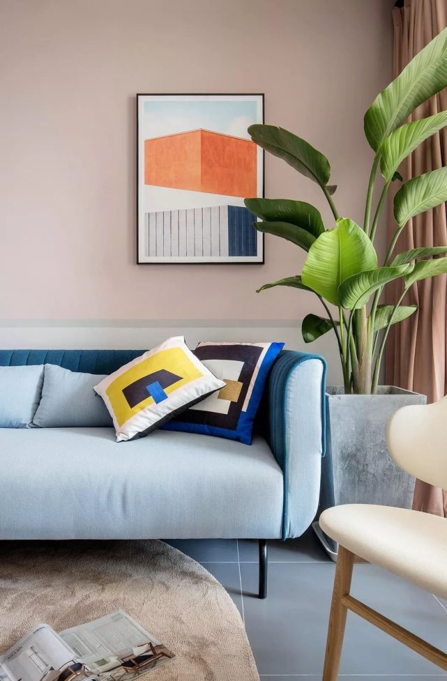 60平现代风二居室,满目分艳,让人无暇兼顾心内一点郁色