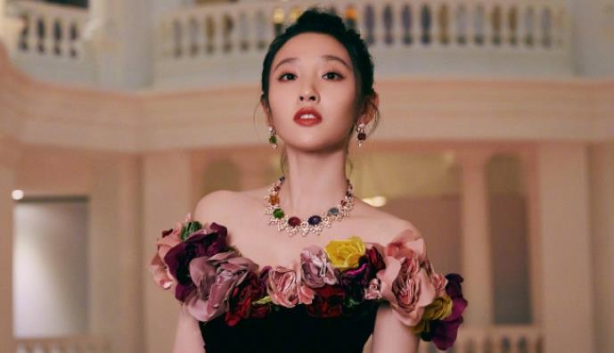 唐艺昕|“人生赢家”唐艺昕：狂砸百万改情侣名，坐月子老公甘心花上百万