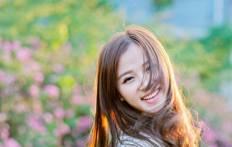 护肤|“最嫩奶奶”走红，马上50被误认成少女，网友：孩子缺爷爷吗