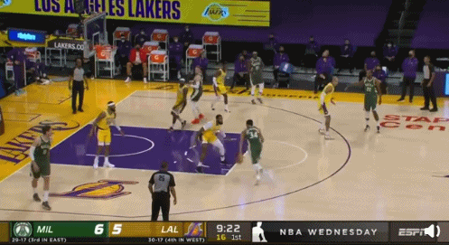 湖人队|伤退！4分3失误4犯规！庄神首秀突发诡异伤病！