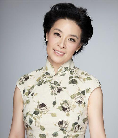 顾艳|顾艳：饰演妈妈的专业户，为了家庭远离荧屏18年