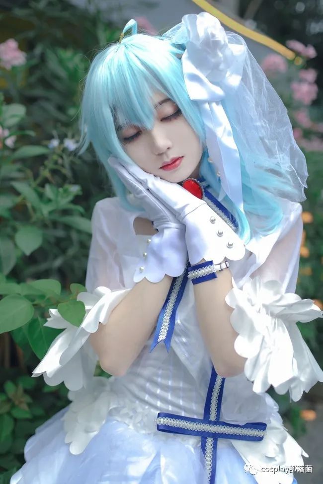 2233娘|cos：2233娘花嫁cos正片
