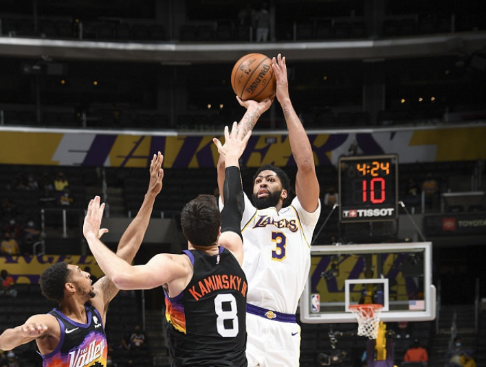 孙铭徽|避开湖人，西部前4都在演？受伤的却是保罗！苏群：太阳跑不掉了