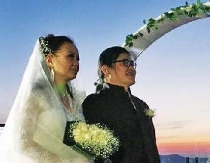 刘欢|刘欢：23岁走红，和妻子相识9天闪婚，相守33年和绯闻绝缘