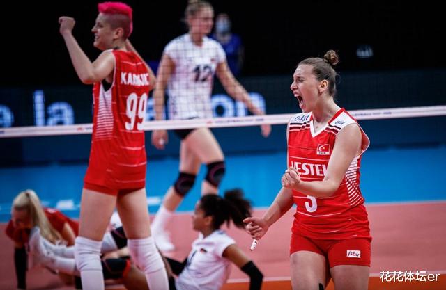 土耳其队|3-0！第一支5连胜球队诞生，13分反超美国女排，领头羊再度易主！