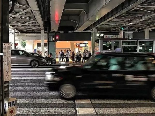 是右耳大人啊|特 别 脆 弱 的 心 酸 情 绪 文 案