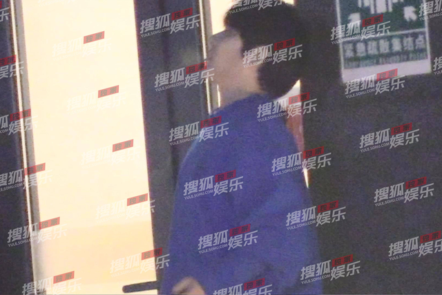 陈翔|31岁陈翔沦为油腻大叔！深夜携俩辣妹吞云吐雾，新欢身材胜毛晓彤