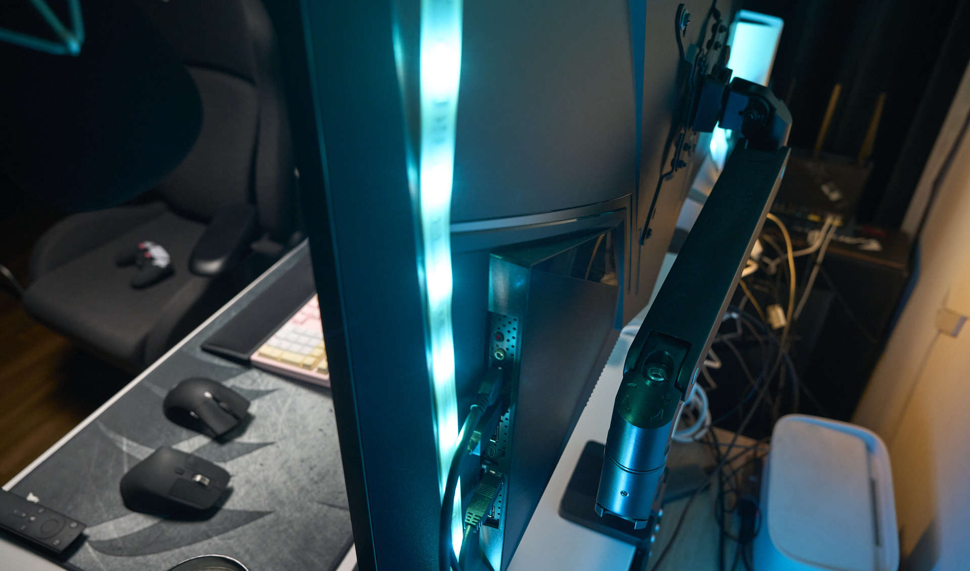 顯示器|肥宅電競快樂桌，我為桌面添置了哪些數碼好物？