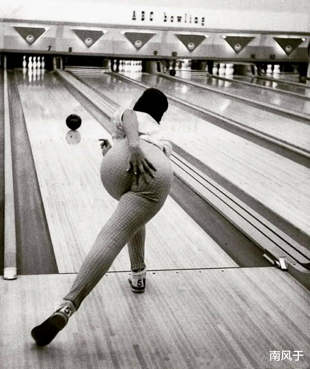 艺伎|39张无PS的老照片，张张匪夷所思，艺伎正给顾客做鬼脸～